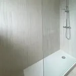 Luxury Modern Renovated And Cozy 2 Bedroom Garage-madeleine *