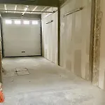 Luxury Modern Renovated And Cozy 2 Bedroom Garage-madeleine * Angers