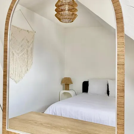 Luxury Modern Renovated And Cozy 2 Bedroom Garage-madeleine شقة *