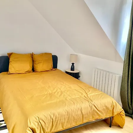 Luxury Modern Renovated And Cozy 2 Bedroom Garage-madeleine דירה *